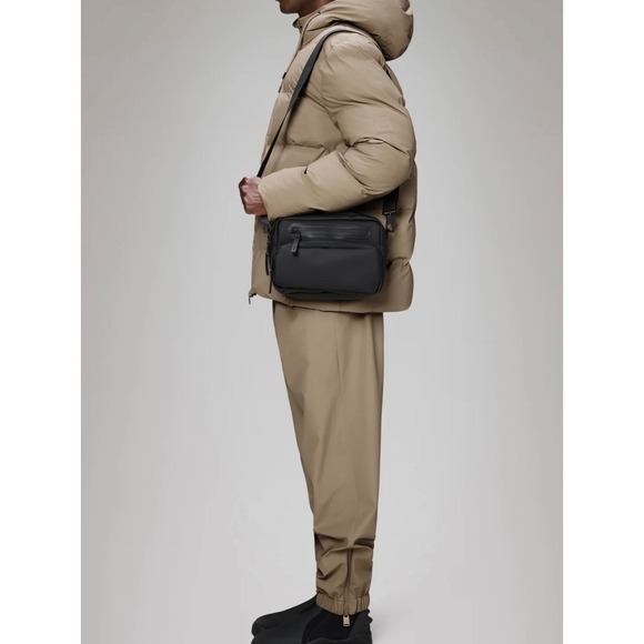 NWT Rains Cargo Box Bag in Metallic Gray  $135 - Picture 5 of 6